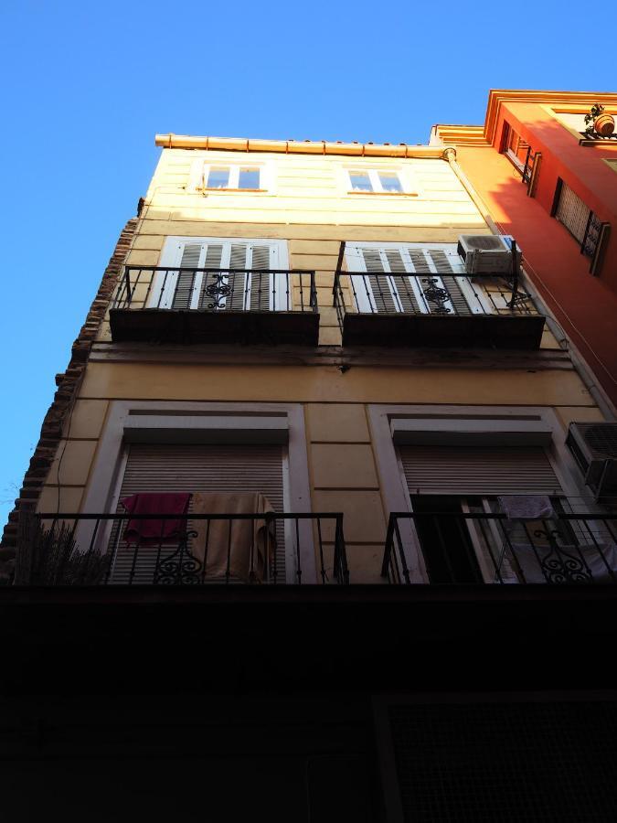 Cosy Appartment W/ Terrace In The Old City Centre Малага Екстер'єр фото